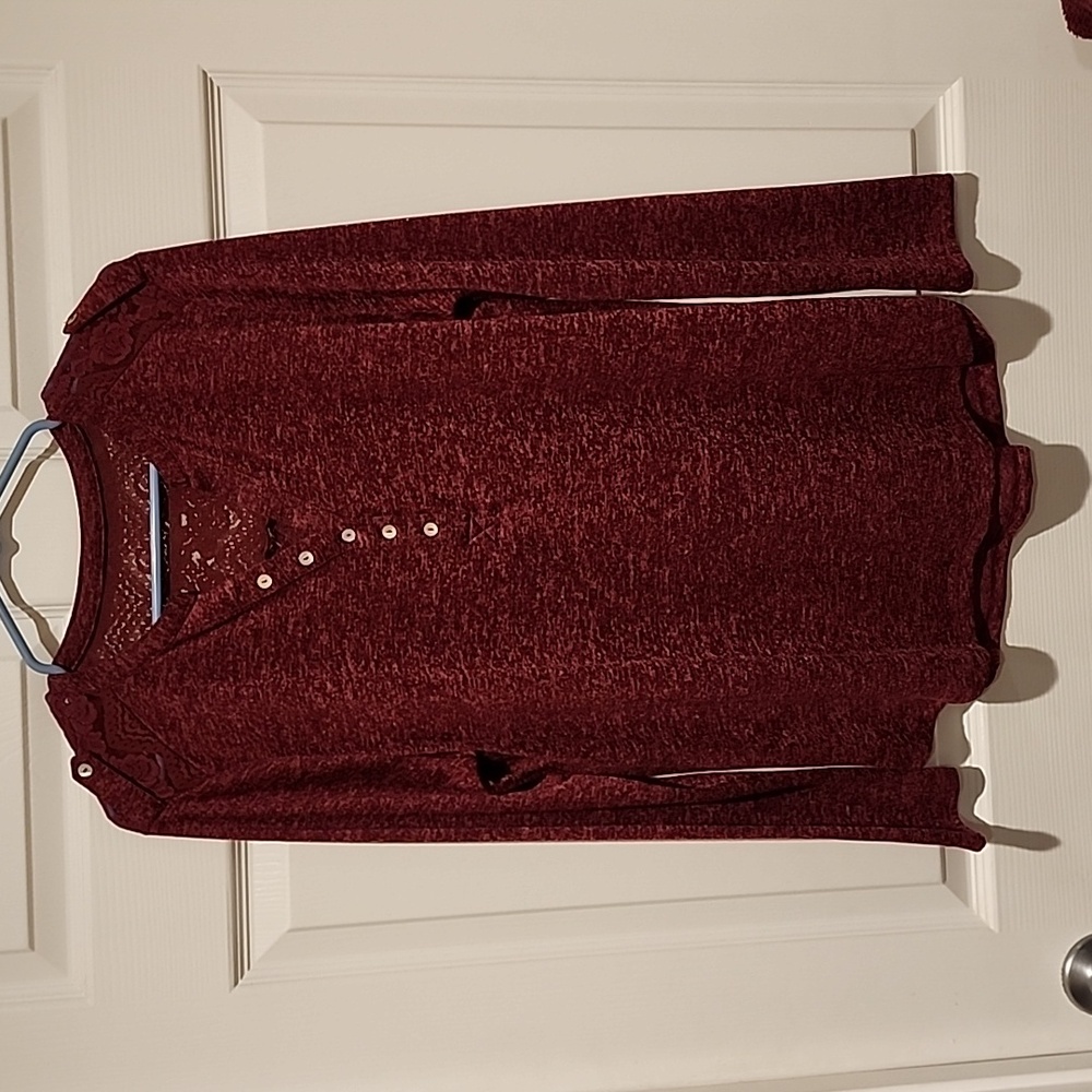 XL sweater: maroon, wine colored